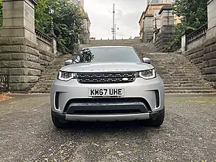 Used 2017 Land Rover Discovery Hse Luxury Indus Silver Metallic - Interior and Exterior details 4