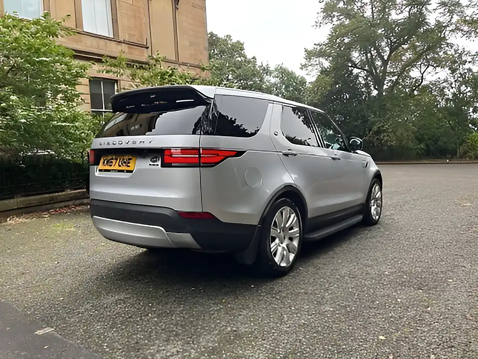 Used 2017 Land Rover Discovery Hse Luxury Indus Silver Metallic - Interior and Exterior details 7
