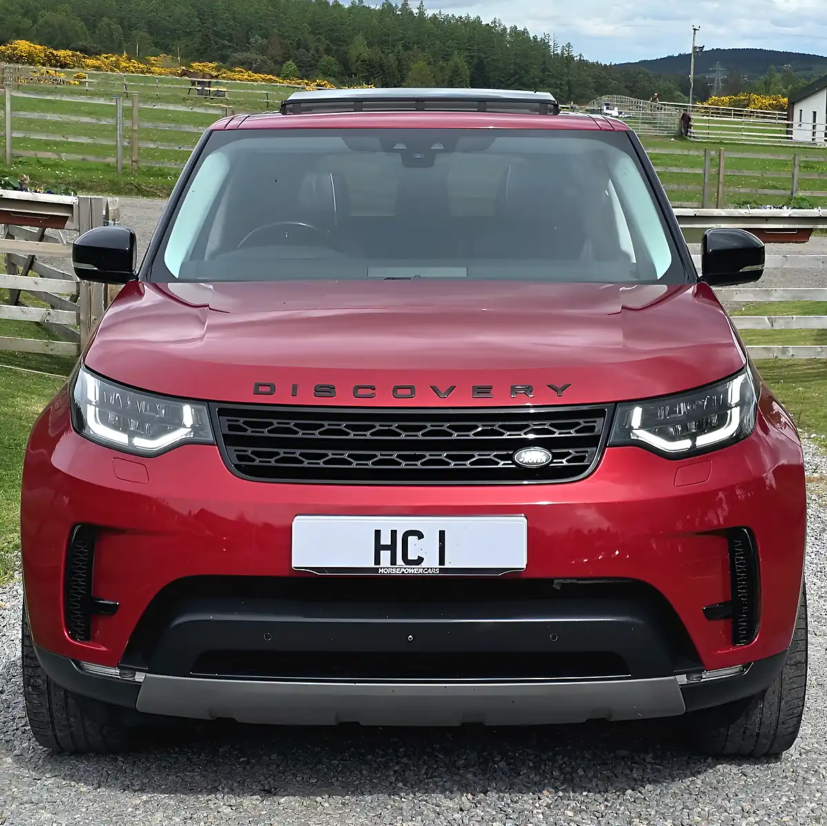 Used 2017 Land Rover Discovery Hse Luxury Red - Interior and Exterior details 4