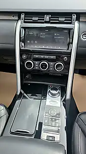Used 2017 Land Rover Discovery Hse Luxury Red - Interior and Exterior details 9