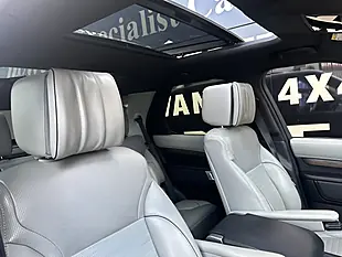 Used 2017 Land Rover Discovery Hse Luxury Waitomo Grey - Interior and Exterior details 3