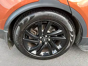 Used 2017 Land Rover Discovery Hse Opal Orange - Interior and Exterior details 13