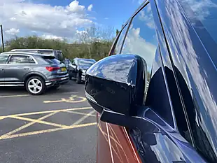 Used 2017 Land Rover Discovery Hse Opal Orange - Interior and Exterior details 19