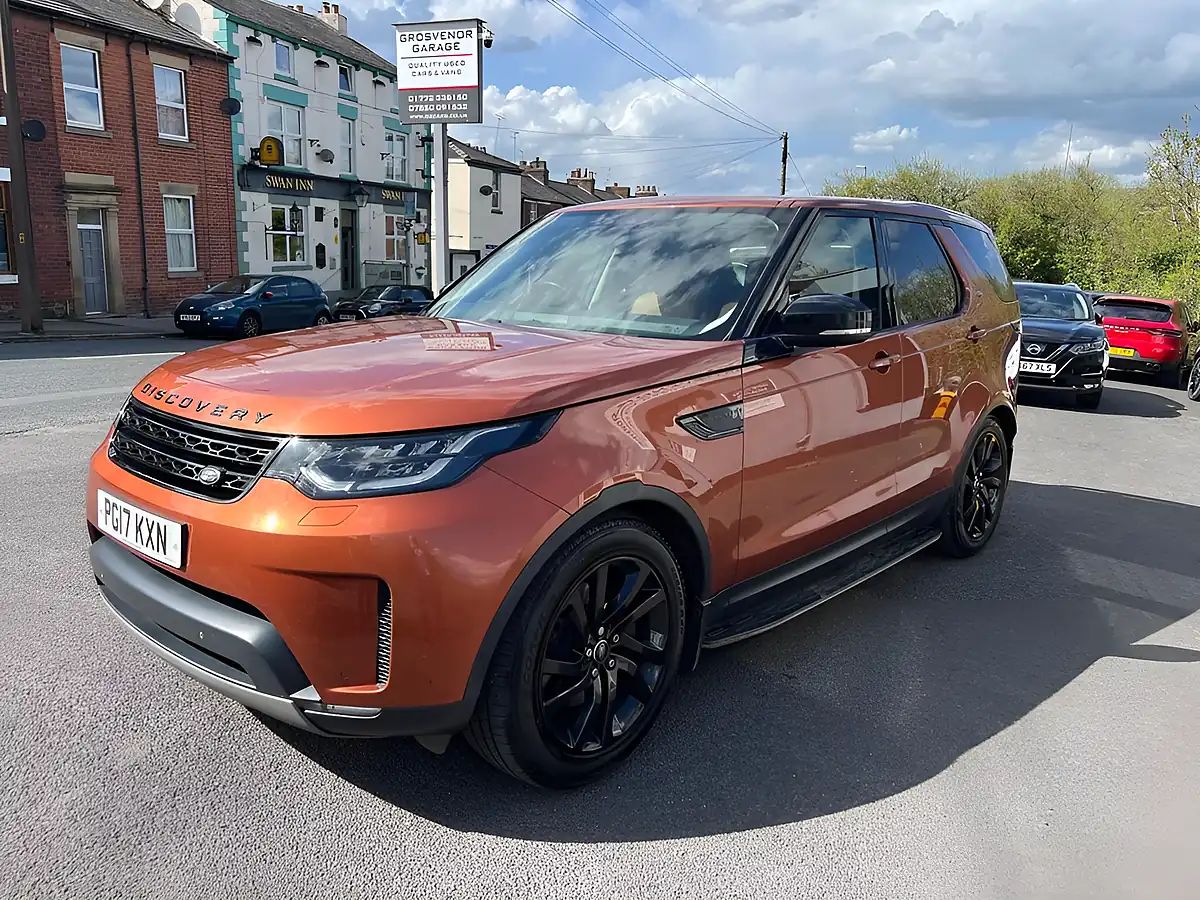 Used 2017 Land Rover Discovery Hse Opal Orange - Interior and Exterior details 3