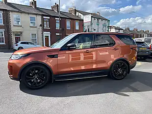 Used 2017 Land Rover Discovery Hse Opal Orange - Interior and Exterior details 4