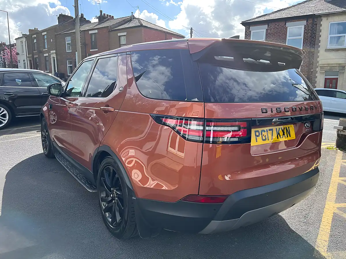 Used 2017 Land Rover Discovery Hse Opal Orange - Interior and Exterior details 5
