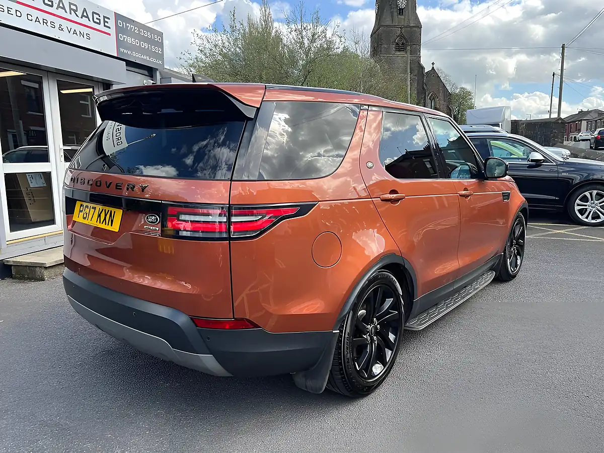 Used 2017 Land Rover Discovery Hse Opal Orange - Interior and Exterior details 7