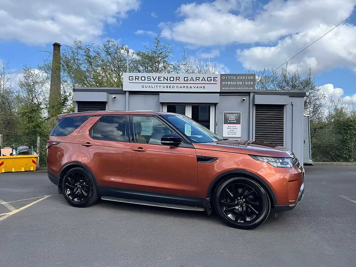 Used 2017 Land Rover Discovery Hse Opal Orange - Interior and Exterior details 8