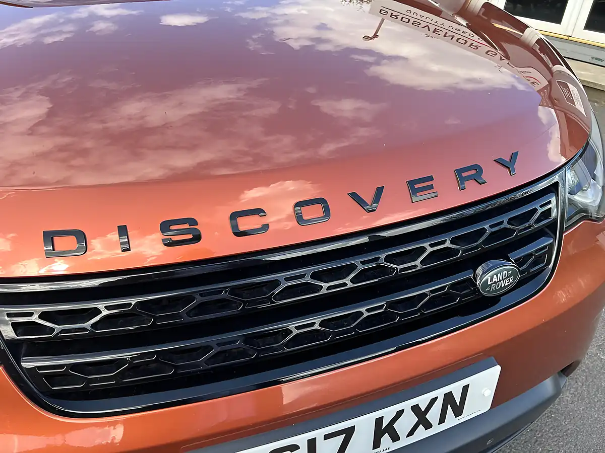 Used 2017 Land Rover Discovery Hse Opal Orange - Interior and Exterior details 9