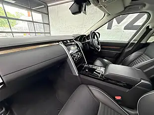 Used 2017 Land Rover Discovery Hse Red - Interior and Exterior details 16