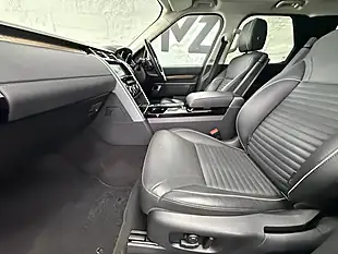 Used 2017 Land Rover Discovery Hse Red - Interior and Exterior details 17