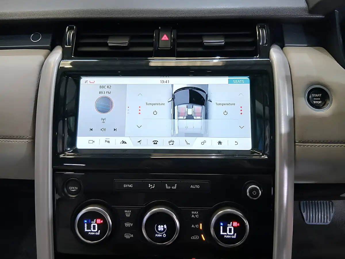 Used 2017 Land Rover Discovery Hse Red - Interior and Exterior details 13