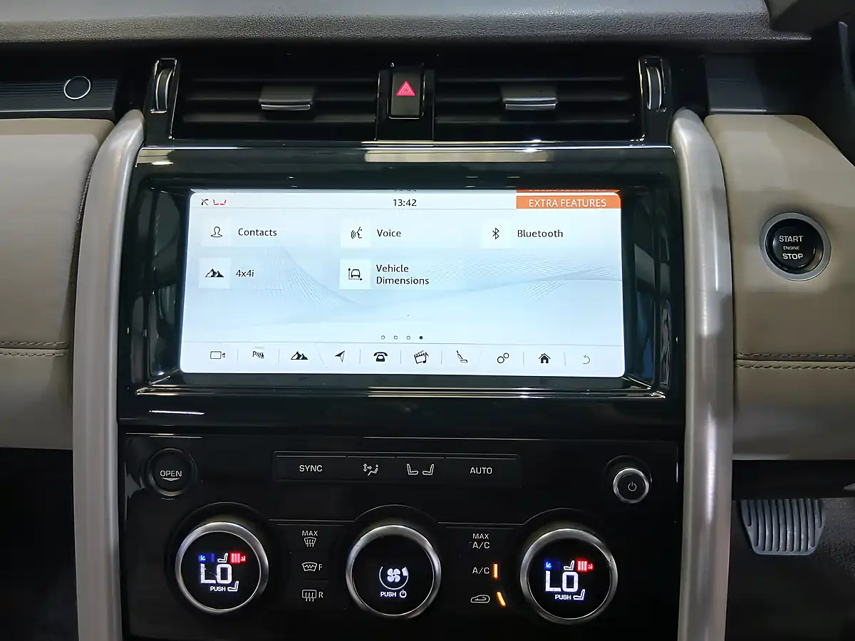 Used 2017 Land Rover Discovery Hse Red - Interior and Exterior details 14