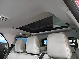 Used 2017 Land Rover Discovery Hse Red - Interior and Exterior details 19