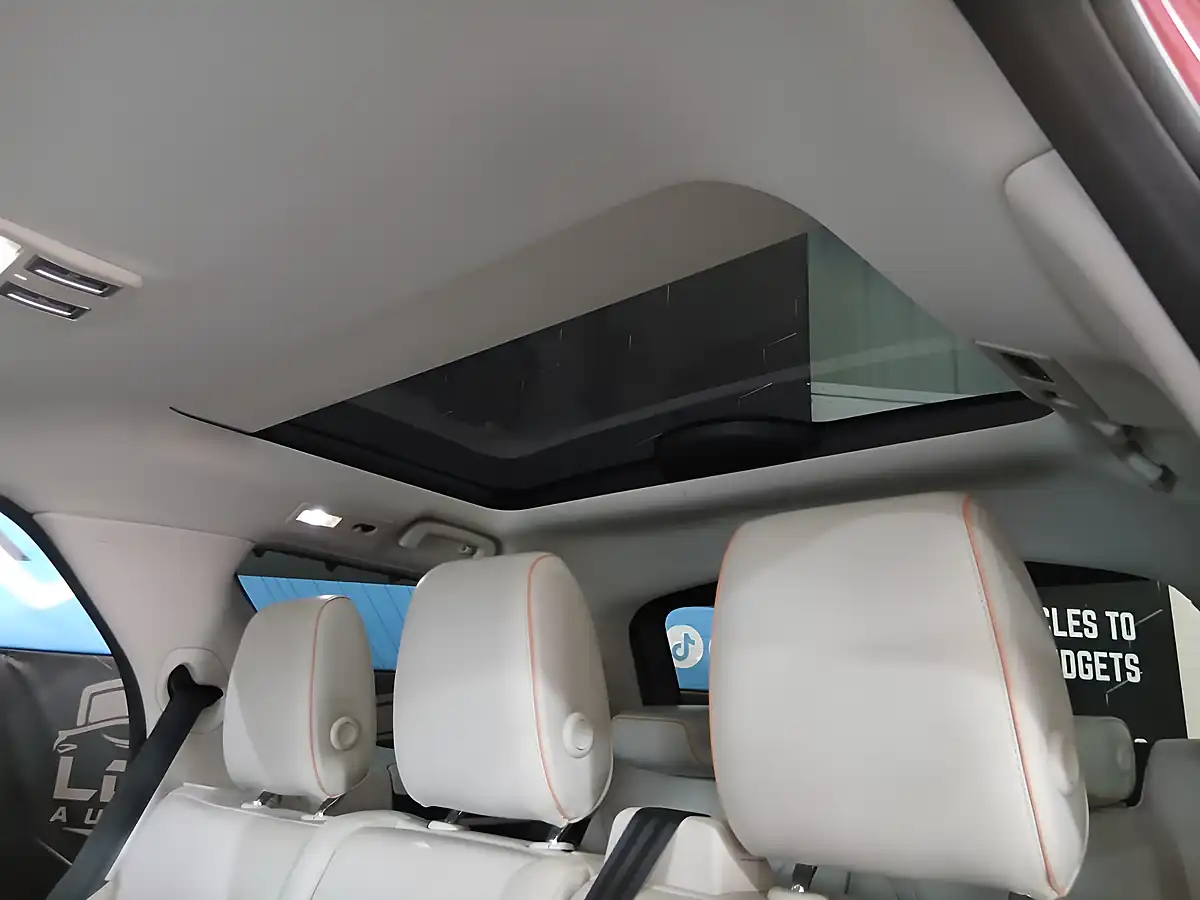 Used 2017 Land Rover Discovery Hse Red - Interior and Exterior details 19