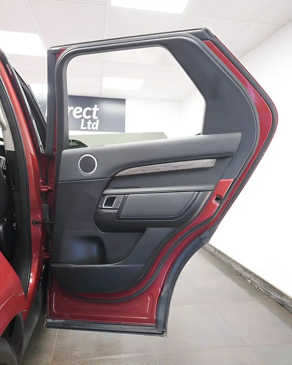 Used 2017 Land Rover Discovery Hse Red - Interior and Exterior details 14