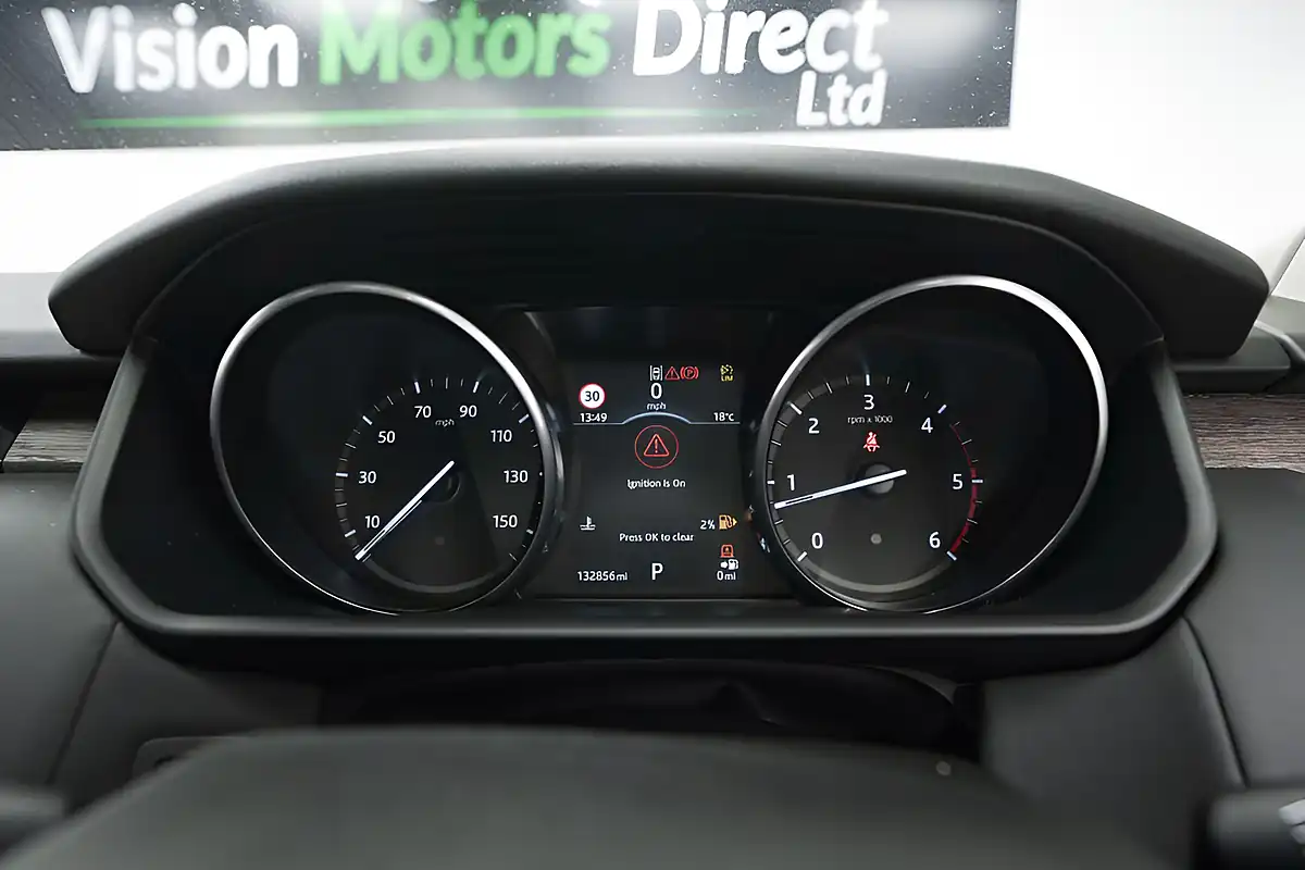 Used 2017 Land Rover Discovery Hse Red - Interior and Exterior details 18