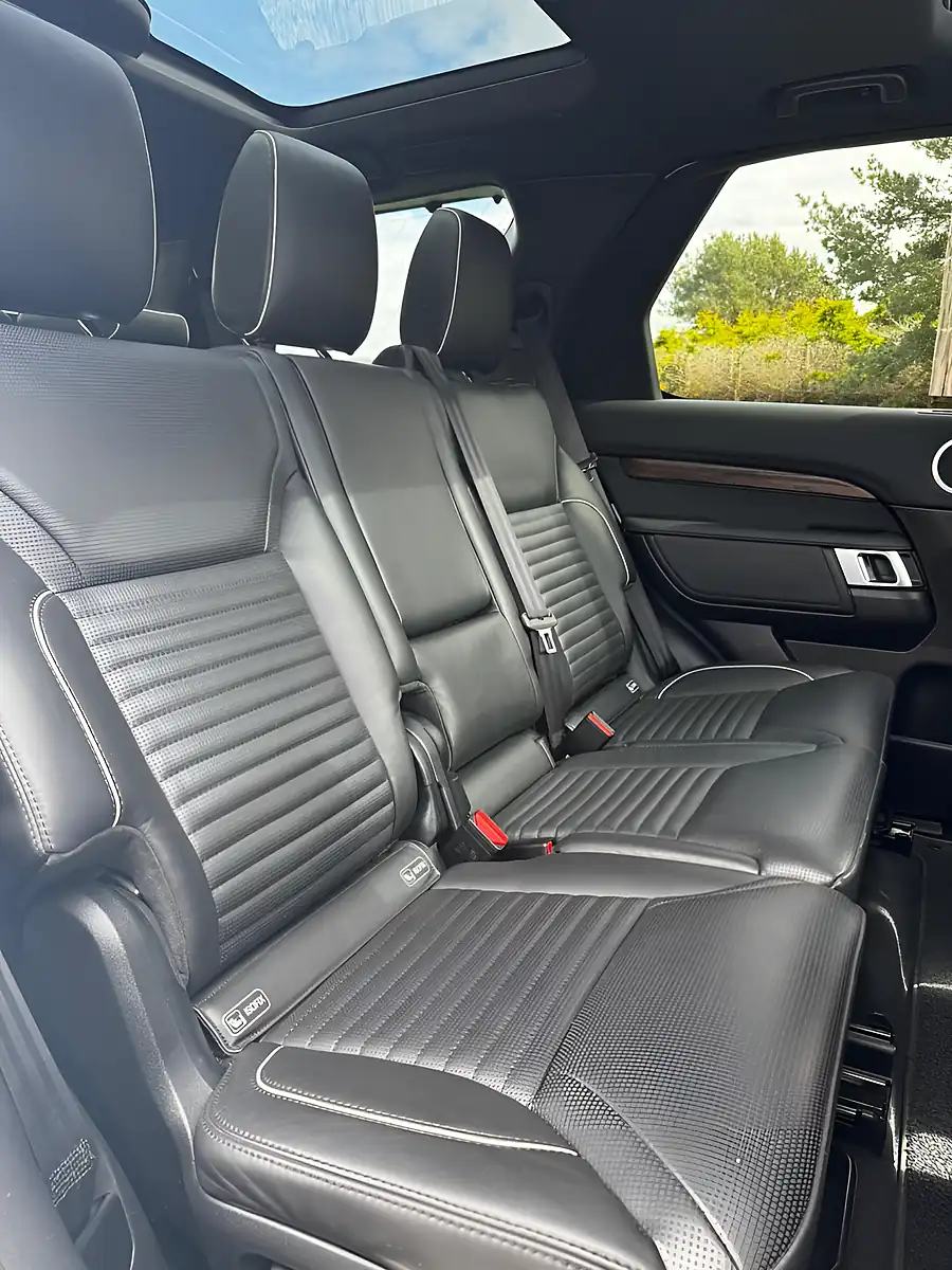 Used 2017 Land Rover Discovery Hse White - Interior and Exterior details 13