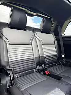 Used 2017 Land Rover Discovery Hse White - Interior and Exterior details 14