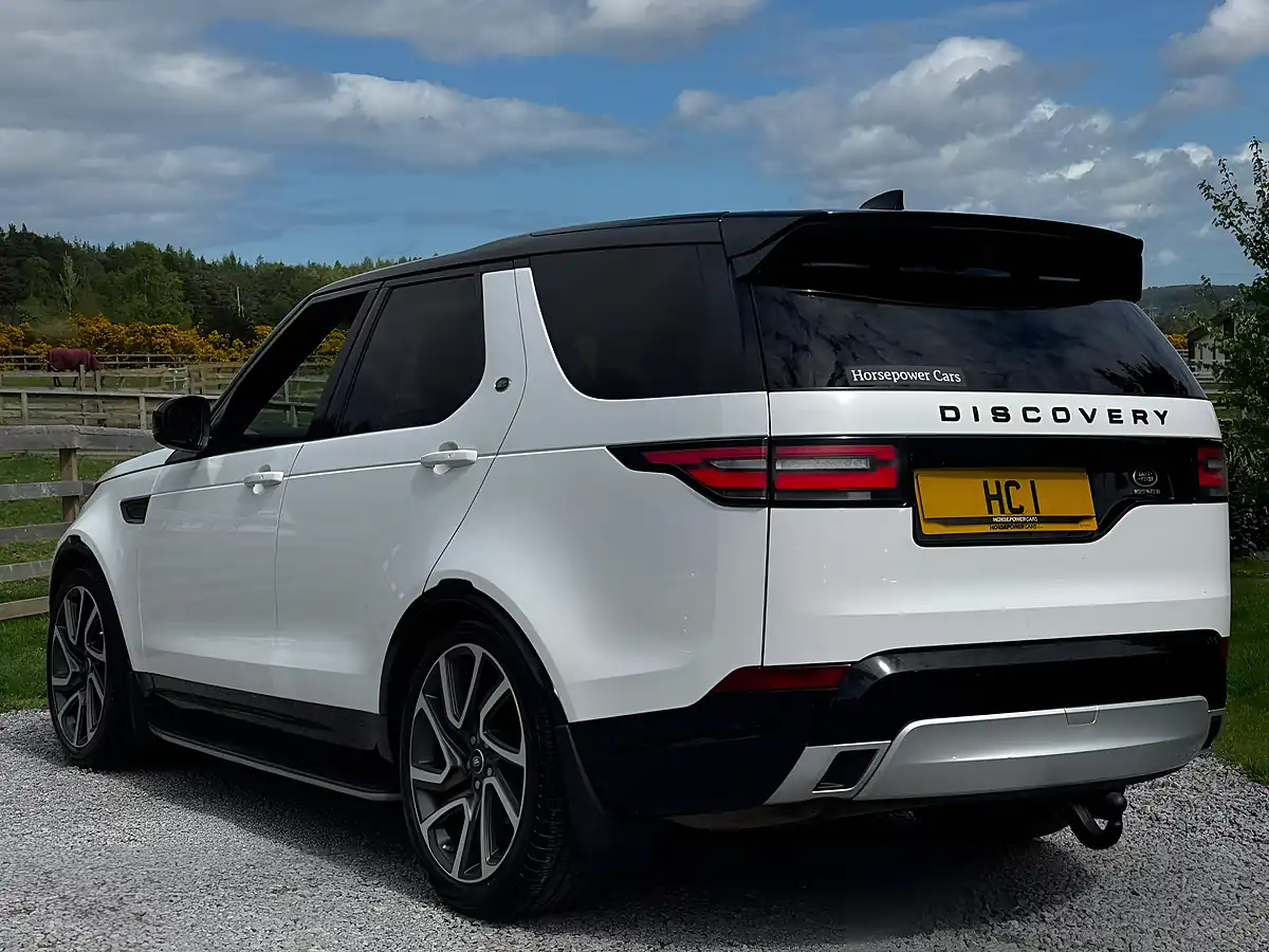 Used 2017 Land Rover Discovery Hse White - Interior and Exterior details 3