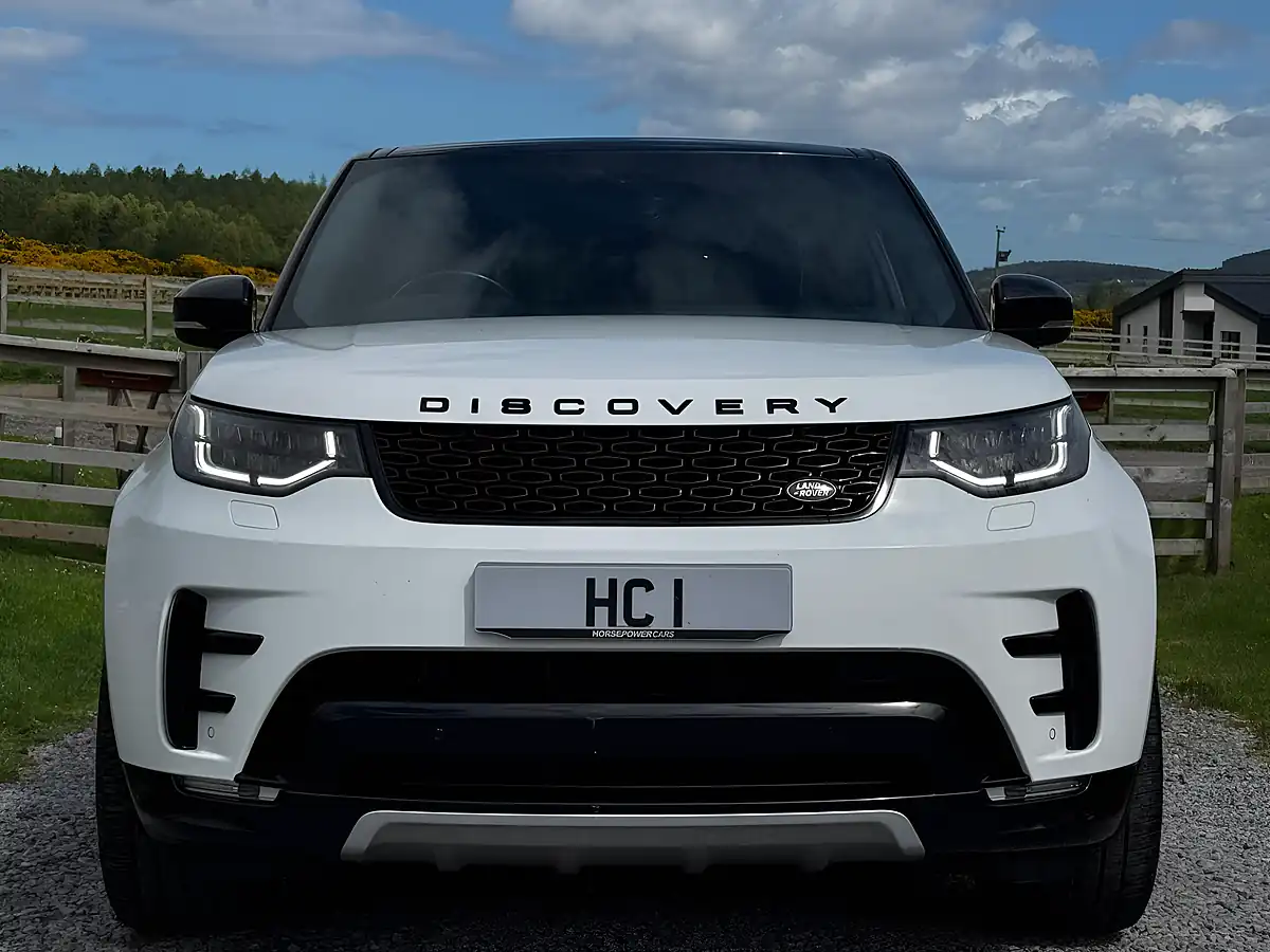 Used 2017 Land Rover Discovery Hse White - Interior and Exterior details 4