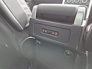 Used 2017 Land Rover Discovery Hse White - Interior and Exterior details 12