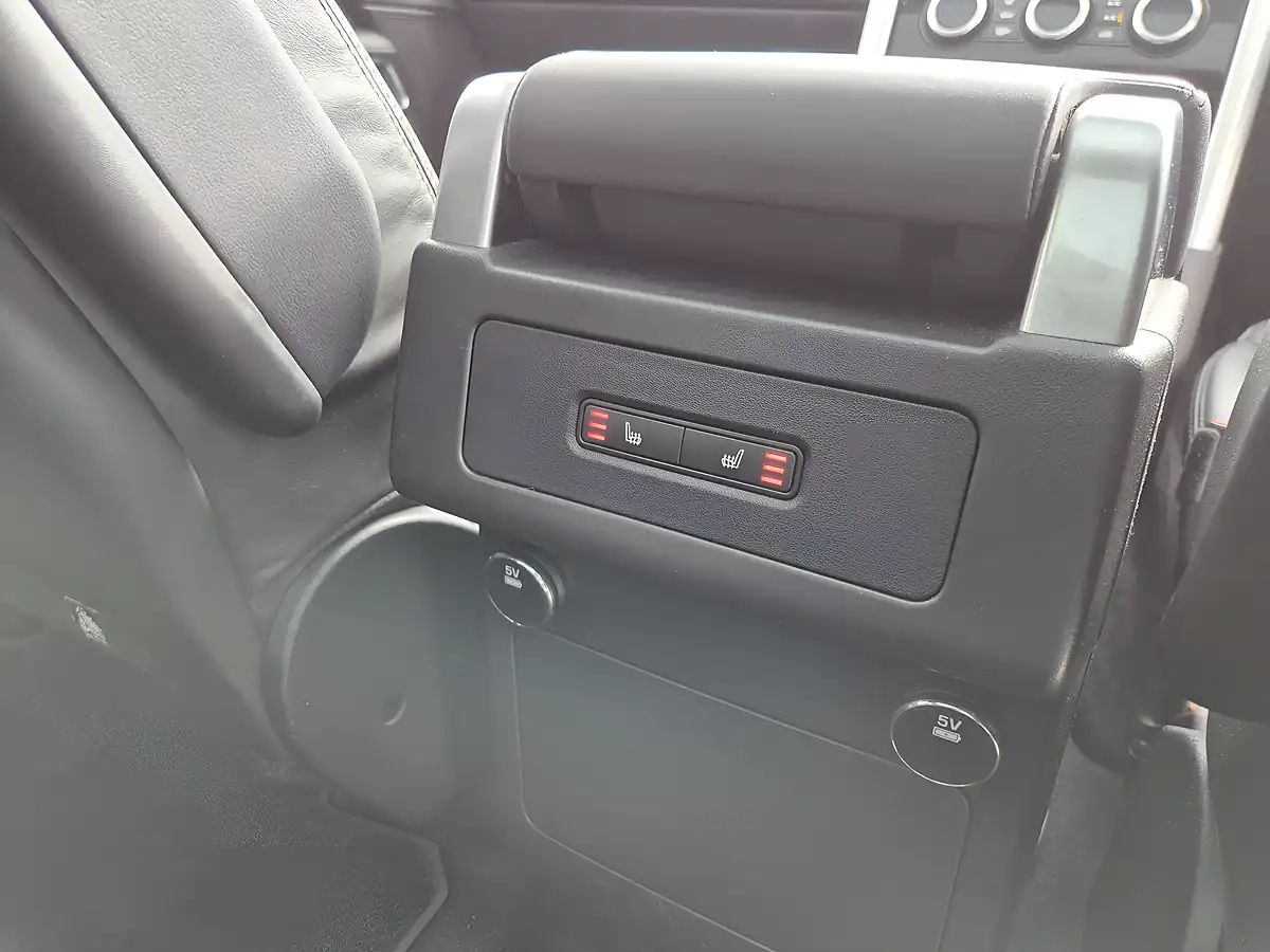 Used 2017 Land Rover Discovery Hse White - Interior and Exterior details 12