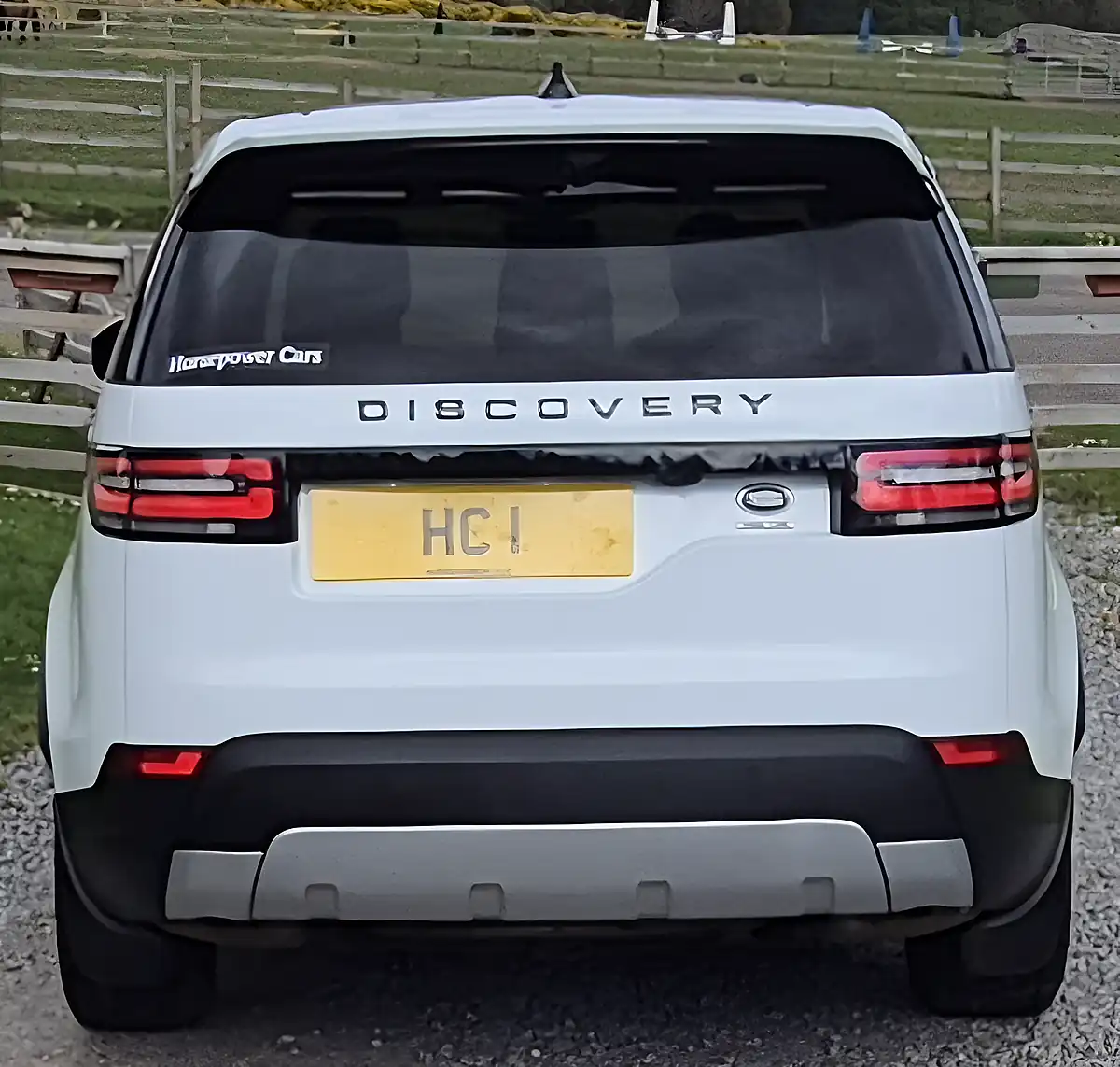 Used 2017 Land Rover Discovery Hse White - Interior and Exterior details 5