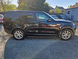 Used 2017 Land Rover Discovery Se Black - Interior and Exterior details 8