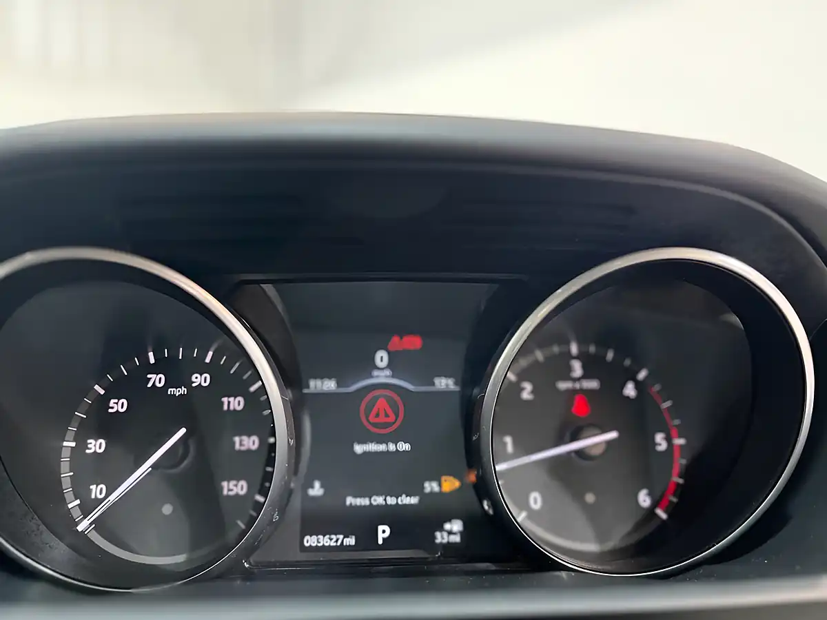 Used 2017 Land Rover Discovery Se Black - Interior and Exterior details 12