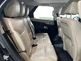 Used 2017 Land Rover Discovery Se Black - Interior and Exterior details 14
