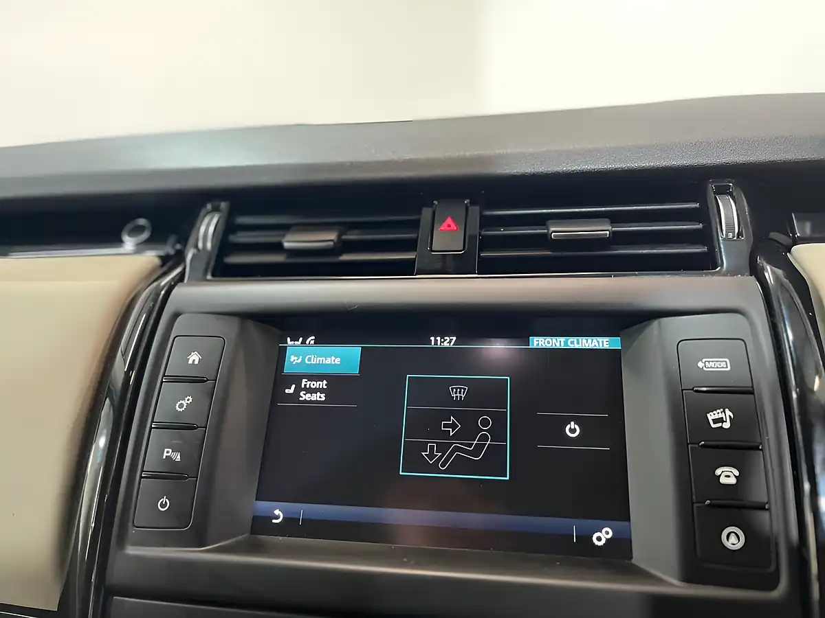 Used 2017 Land Rover Discovery Se Black - Interior and Exterior details 19