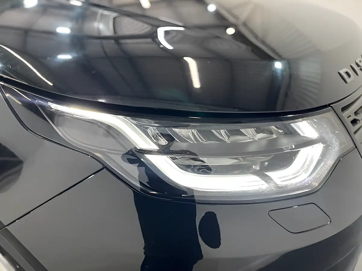 Used 2017 Land Rover Discovery Se Black - Interior and Exterior details 8