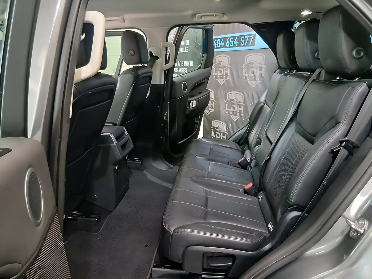 Used 2017 Land Rover Discovery Se Grey - Interior and Exterior details 18