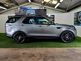 Used 2017 Land Rover Discovery Se Grey - Interior and Exterior details 2