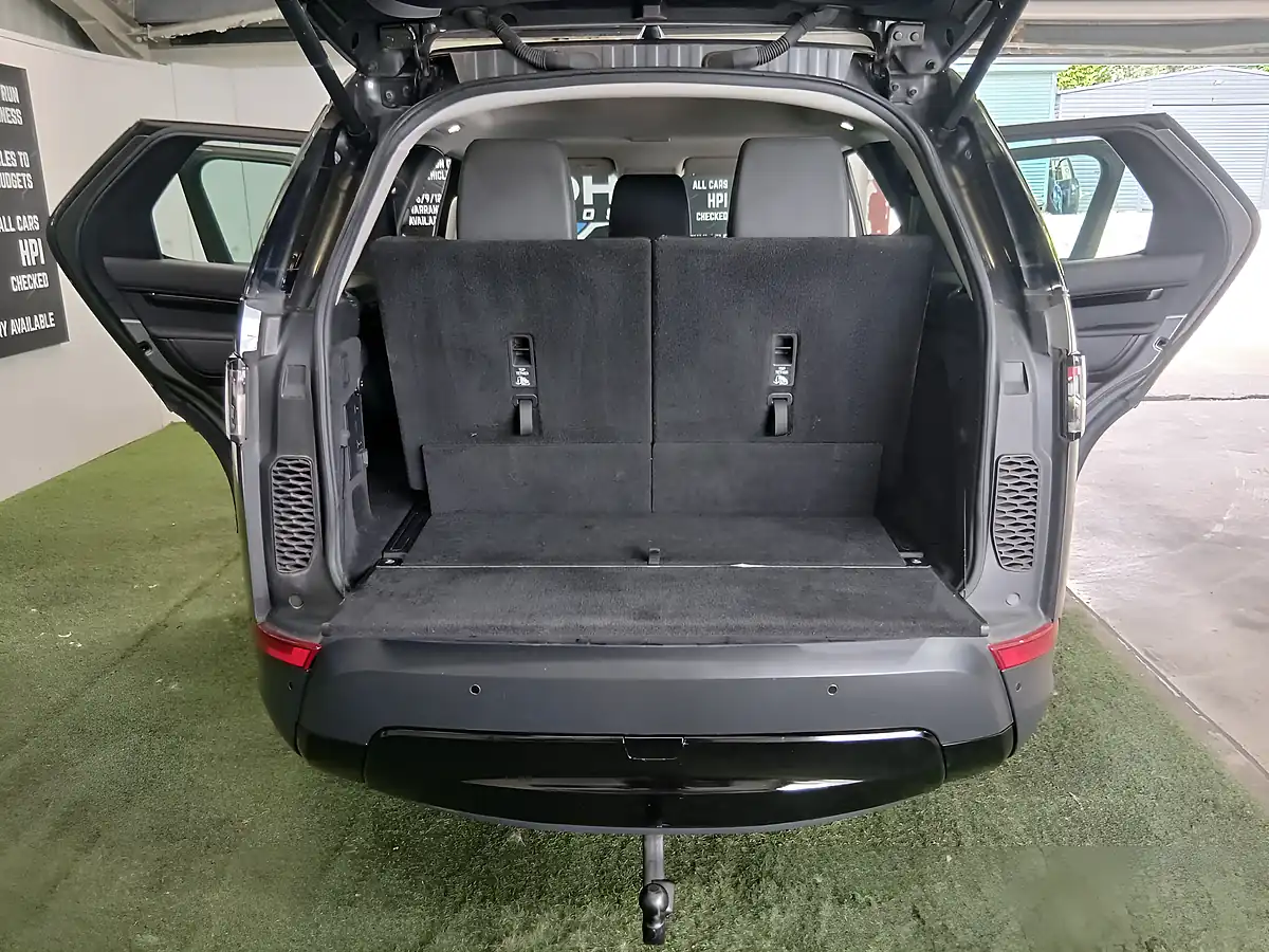 Used 2017 Land Rover Discovery Se Grey - Interior and Exterior details 20