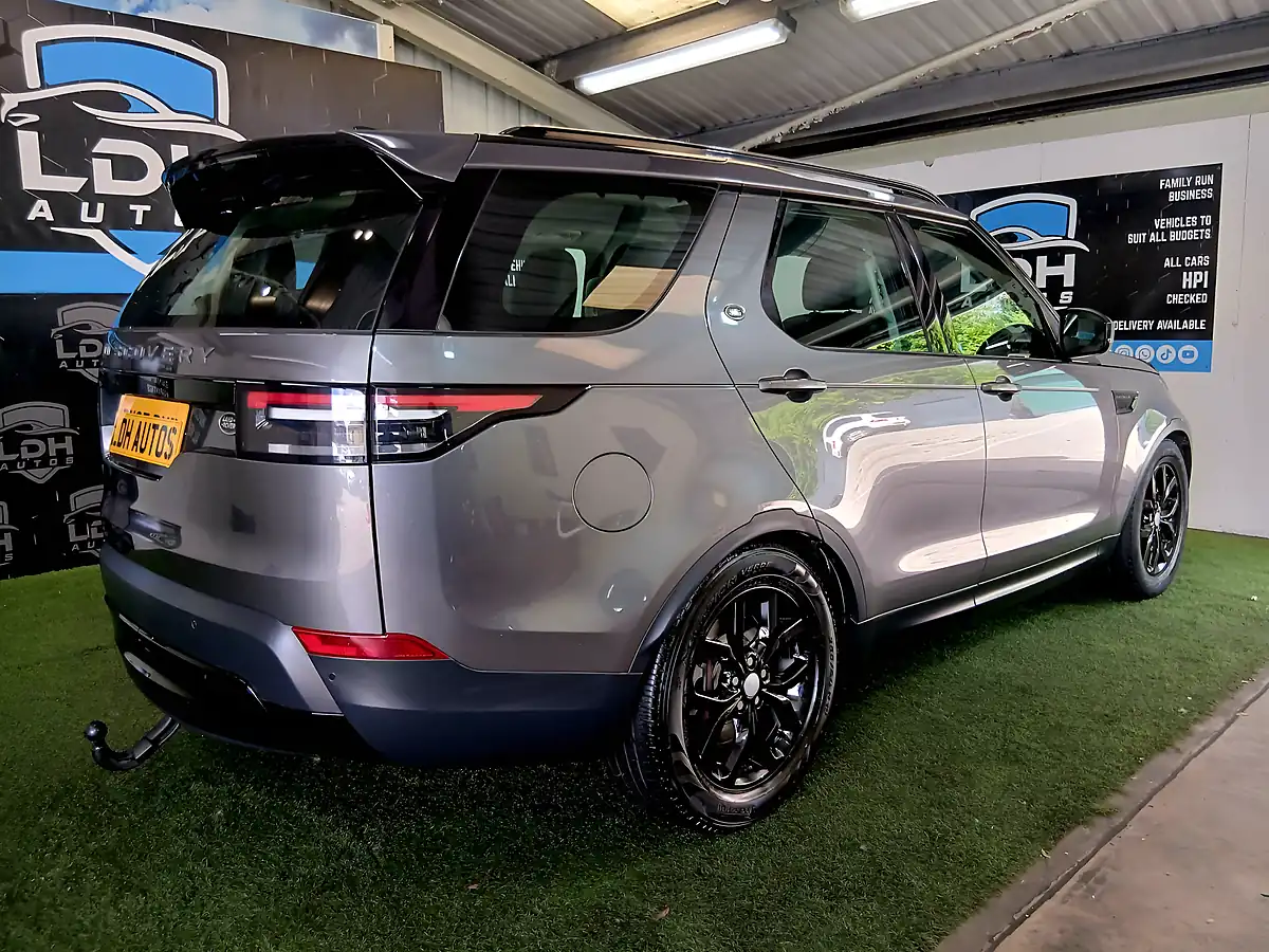 Used 2017 Land Rover Discovery Se Grey - Interior and Exterior details 3