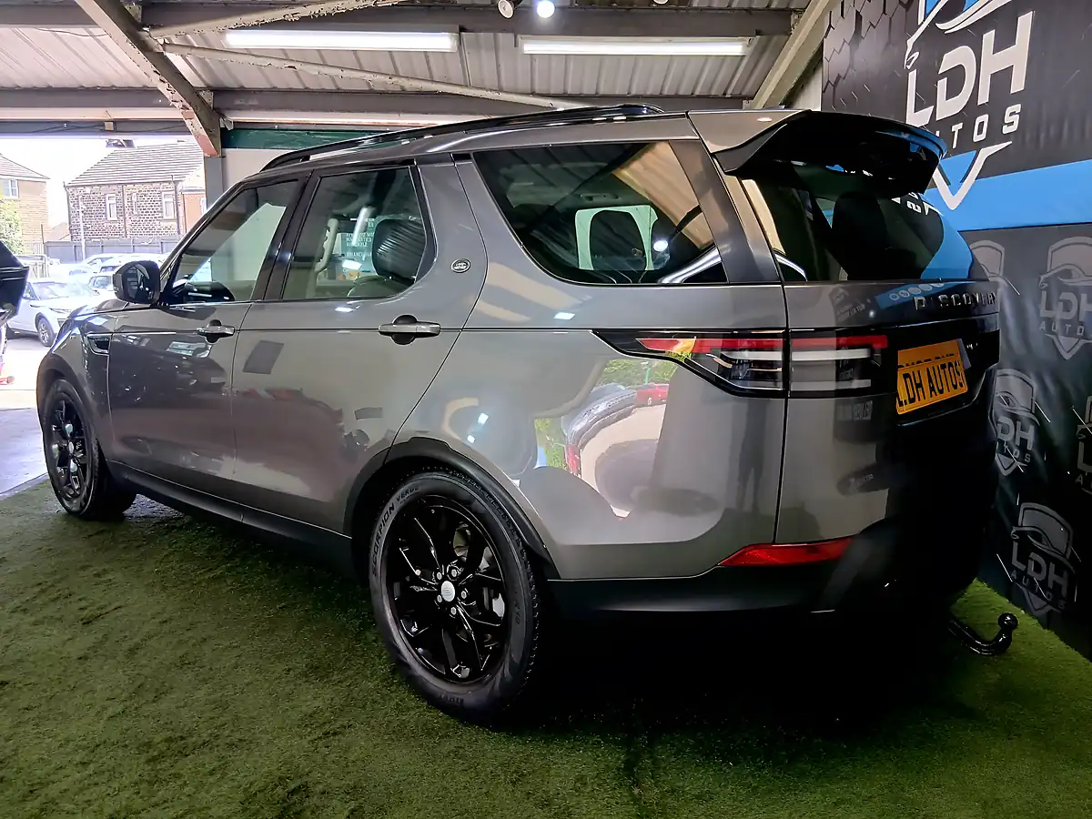 Used 2017 Land Rover Discovery Se Grey - Interior and Exterior details 5