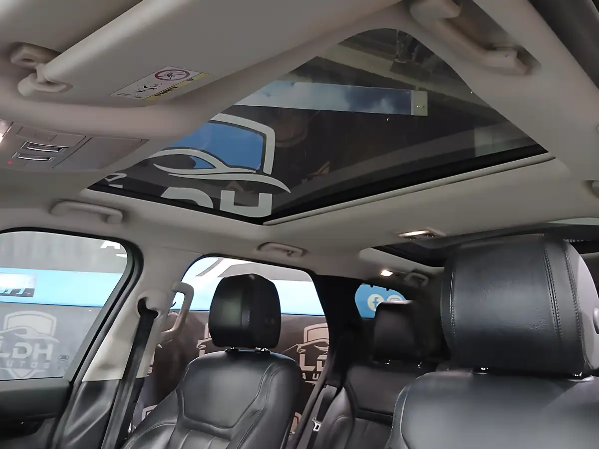 Used 2017 Land Rover Discovery Se Grey - Interior and Exterior details 10