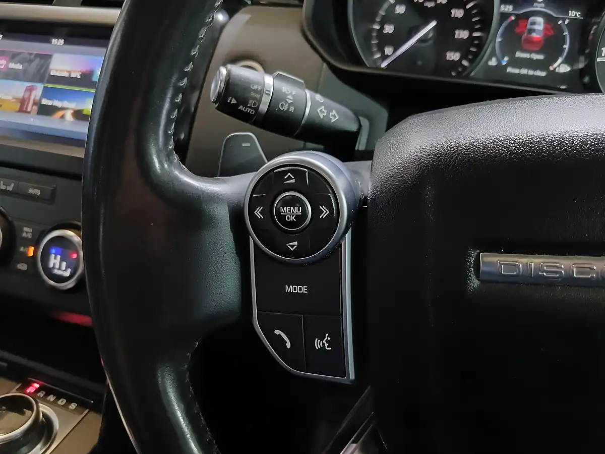 Used 2017 Land Rover Discovery Se Grey - Interior and Exterior details 13