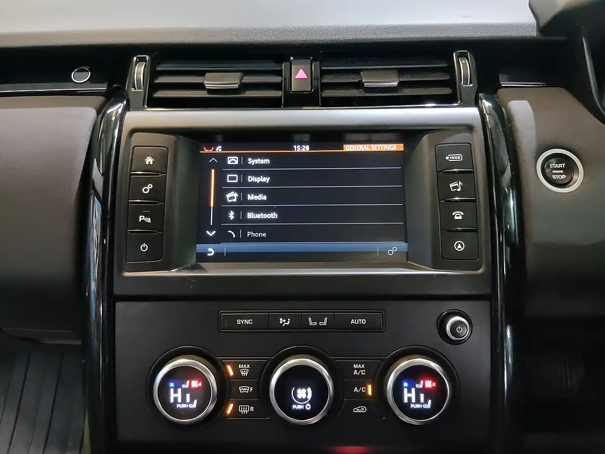 Used 2017 Land Rover Discovery Se Grey - Interior and Exterior details 14