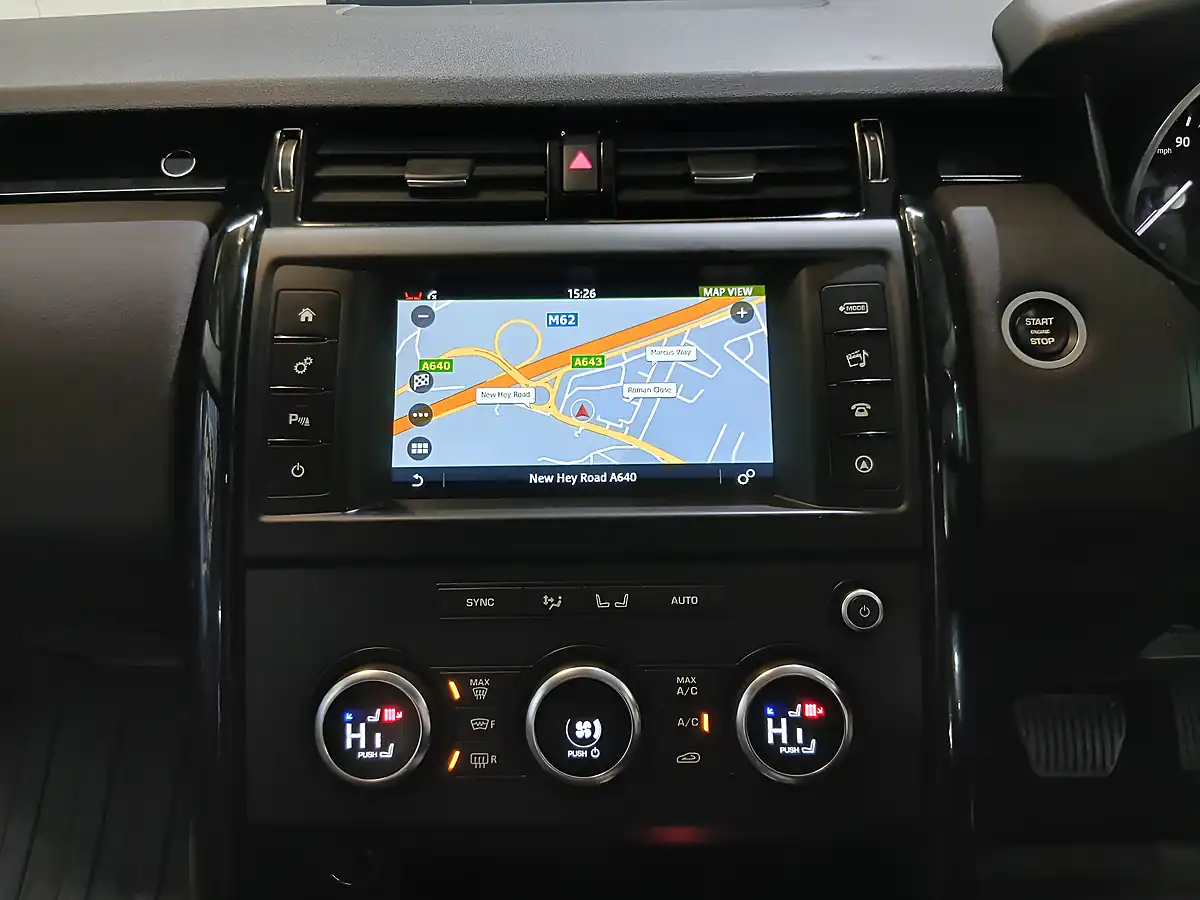Used 2017 Land Rover Discovery Se Grey - Interior and Exterior details 16