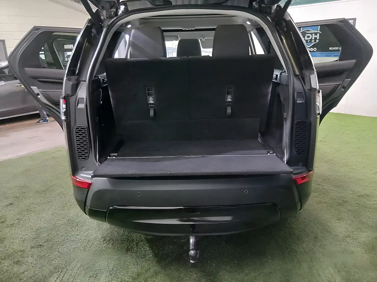 Used 2017 Land Rover Discovery Se Grey - Interior and Exterior details 20