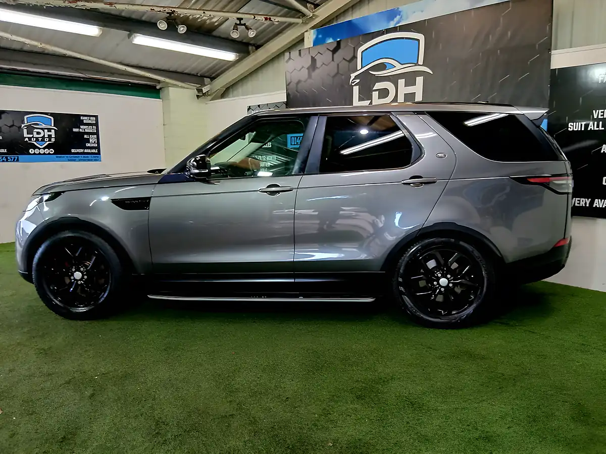 Used 2017 Land Rover Discovery Se Grey - Interior and Exterior details 6