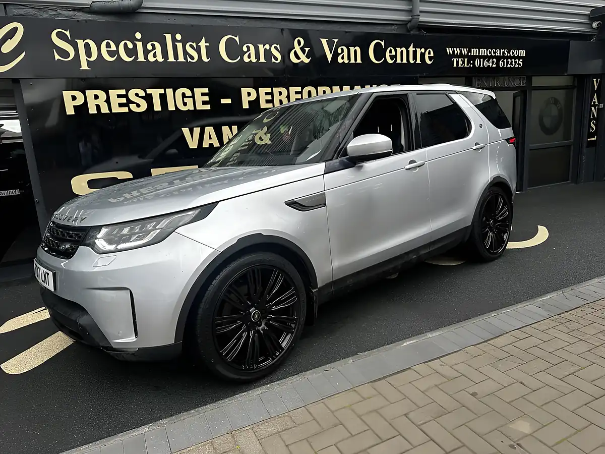 Used 2017 Land Rover Discovery Se Indus Silver - Front View