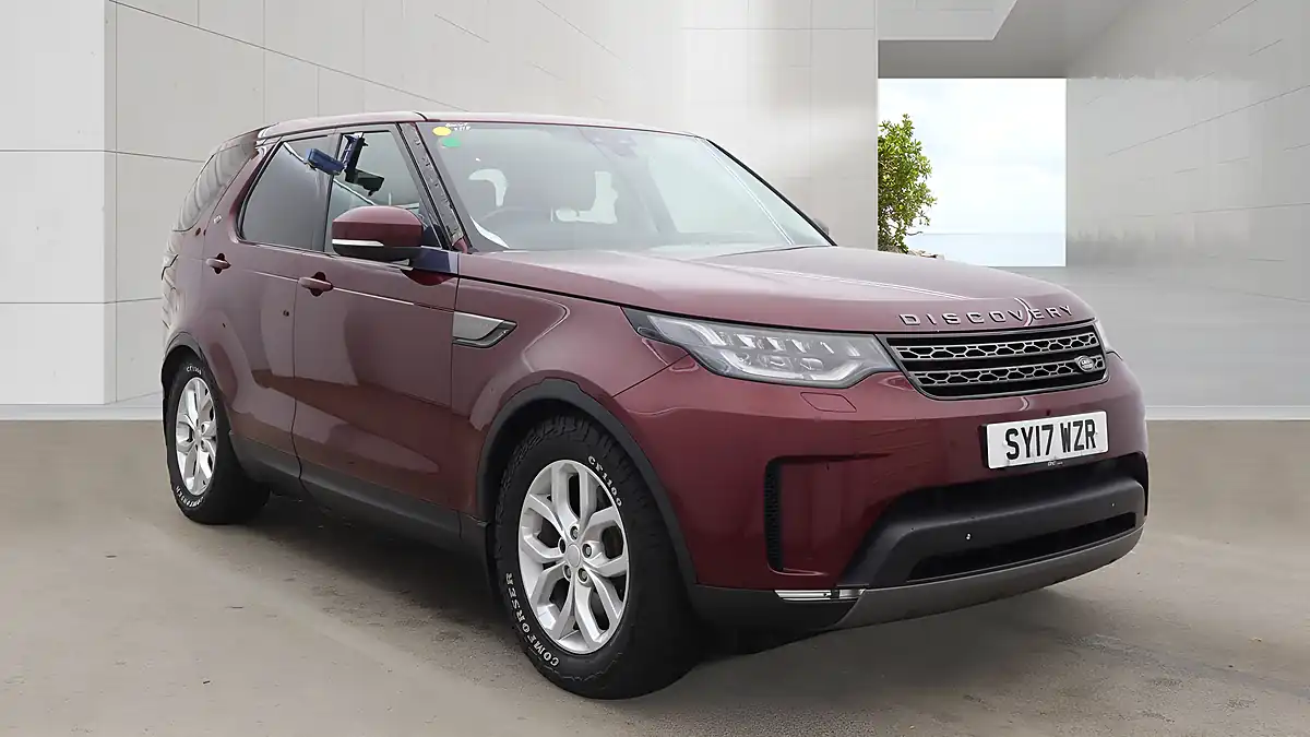 Used 2017 Land Rover Discovery Se Red - Front View