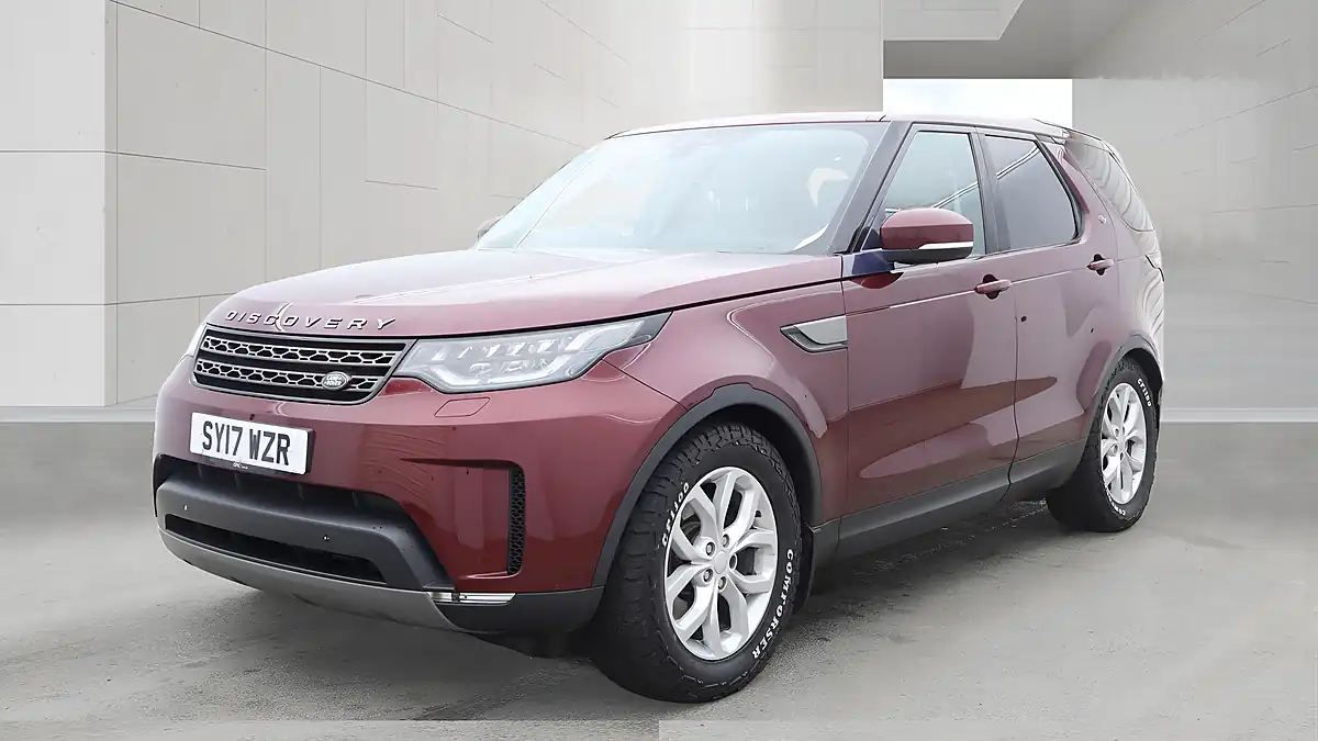 Used 2017 Land Rover Discovery Se Red - Interior and Exterior details 3