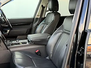 Used 2017 Land Rover Discovery Se Santorini Black - Interior and Exterior details 16
