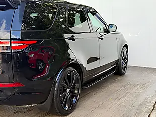 Used 2017 Land Rover Discovery Se Santorini Black - Interior and Exterior details 19