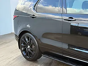 Used 2017 Land Rover Discovery Se Santorini Black - Interior and Exterior details 4